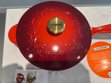 Nieuwe Le Creuset sauspan Noel 21 cm Cerise in de doos beschikbaar voor biedingen