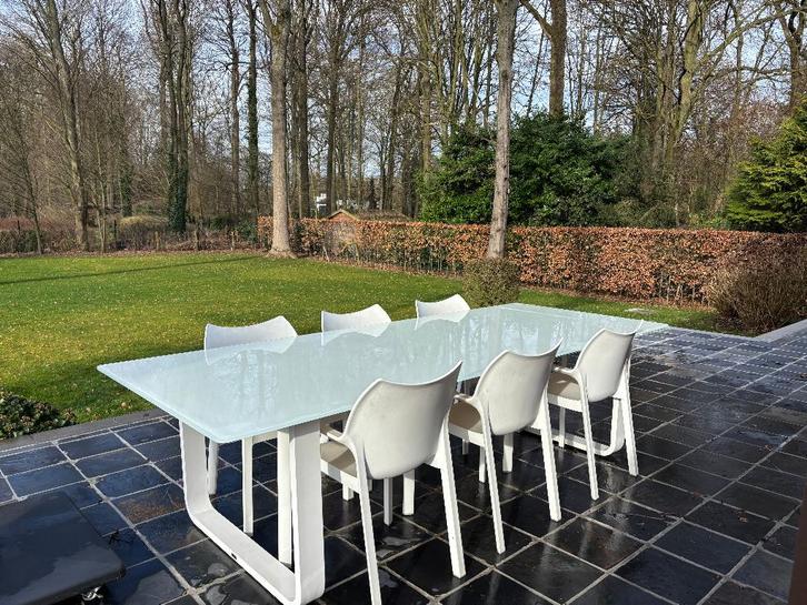 Witte moderne tuintafel + 6 stoelen, Tuin en Terras, Tuintafels, Gebruikt, Rechthoekig, Ophalen