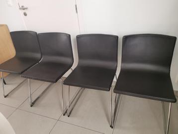stoelen beschikbaar voor biedingen