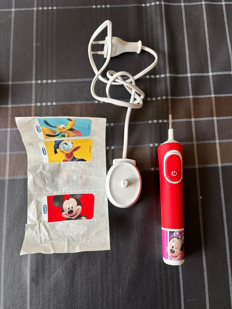 Elektrische tandenborstel voor kinderen, Handtassen en Accessoires, Uiterlijk | Mondverzorging, Zo goed als nieuw, Tandenborstel