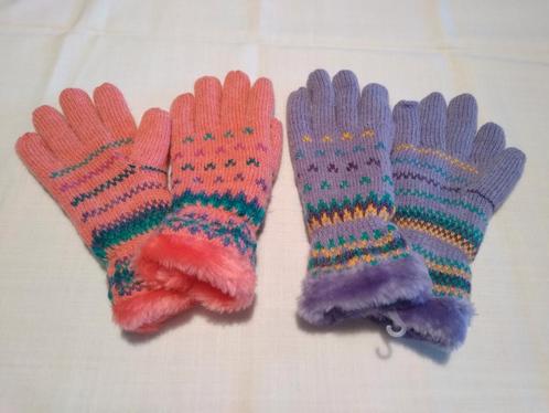 2 paar warme handschoenen nieuw maat medium., Vêtements | Femmes, Bonnets, Écharpes & Gants, Neuf, Gants, Taille 38/40 (M), Enlèvement ou Envoi