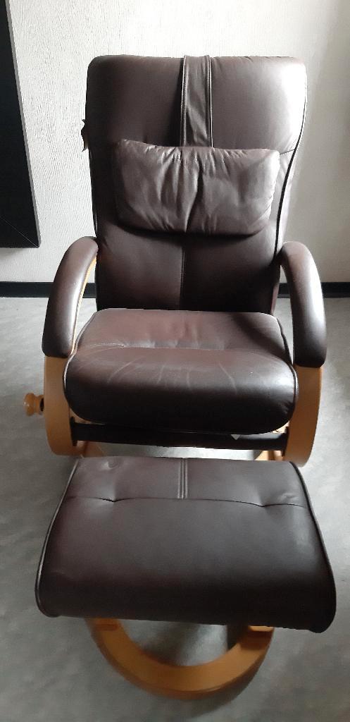 2 Lederen relaxzetels met been-voetsteun, Huis en Inrichting, Zetels | Zetels, Zo goed als nieuw, Eenpersoons, Hout, Leer, Ophalen