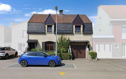 Grande maison très bien située! 4 chambres jardin et garage, Immo, Maisons à vendre, Province de Hainaut, 500 à 1000 m², Maison 2 façades