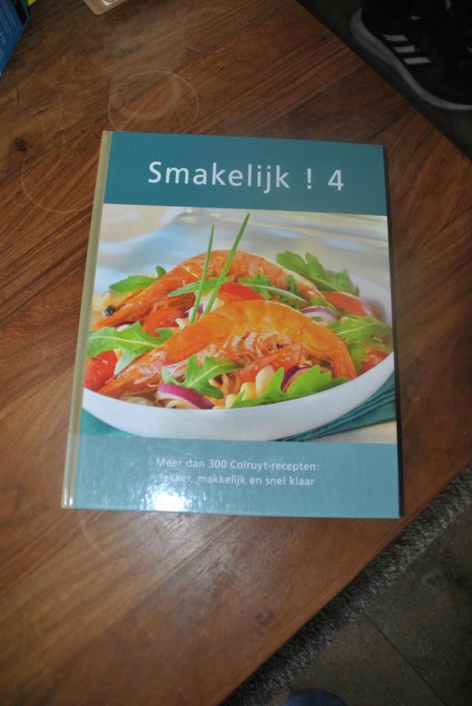 Smakelijk ! 4  (meer dan 300 colruyt recepten), Livres, Livres de cuisine, Comme neuf, Europe, Enlèvement ou Envoi