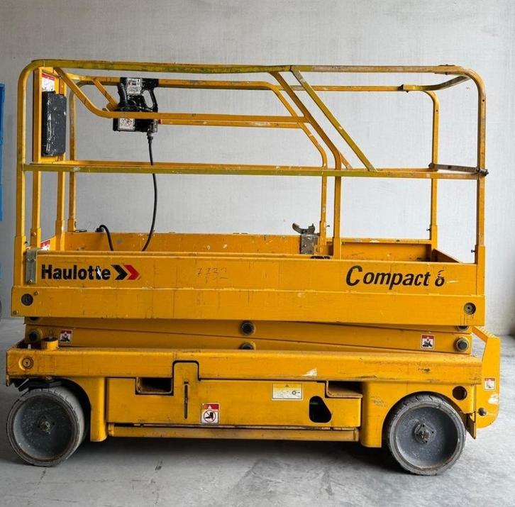 Compact 8 elektrische hoogwerker, Zakelijke goederen, Machines en Bouw | Liften, Steigers en Ladders, Ophalen