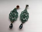 Oorbellen hangers groen/grijs, Handtassen en Accessoires, Oorbellen, Overige materialen, Hangers, Ophalen of Verzenden, Zo goed als nieuw