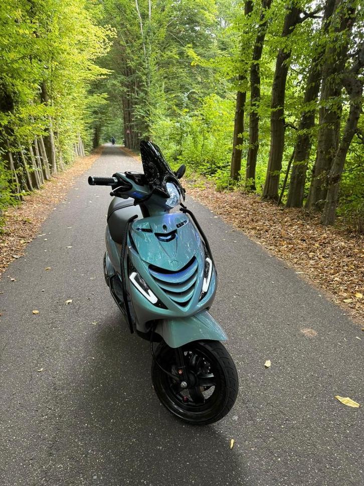 Piaggio zip 4t iget, Fietsen en Brommers, Scooters | Piaggio, Zo goed als nieuw, Zip, Klasse A (25 km/u), Benzine, Ophalen