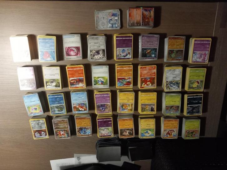 Pokemon kaarten te koop/bulk/+-3000, Hobby en Vrije tijd, Verzamelkaartspellen | Pokémon, Zo goed als nieuw, Meerdere kaarten