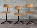 4 oude labo schoolstoelen / prijs per stoel, Enlèvement ou Envoi