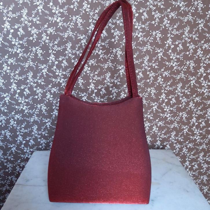 Feestelijk tasje., Handtassen en Accessoires, Tassen | Damestassen, Zo goed als nieuw, Avondtasje, Rood, Ophalen of Verzenden