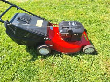 Benzine grasmachine, Tuin en Terras, Grasmaaiers, Ophalen, Gebruikt, Benzine-grasmaaier, 50 cm of meer