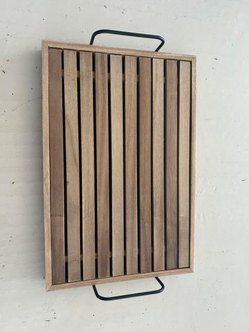 Broodsnijplank met kruimellade beschikbaar voor biedingen