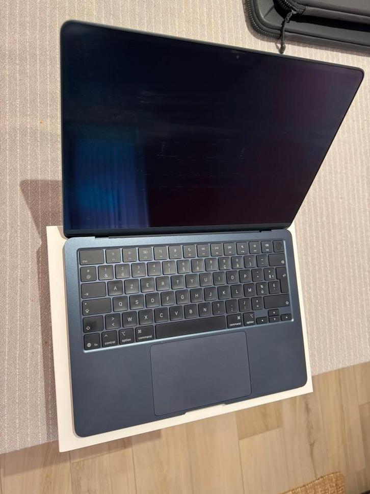 APPLE MACBOOK AIR M4 (2025) 13 INCH MIDNIGHT BLUE, Computers en Software, Apple Macbooks, Zo goed als nieuw, MacBook, 13 inch