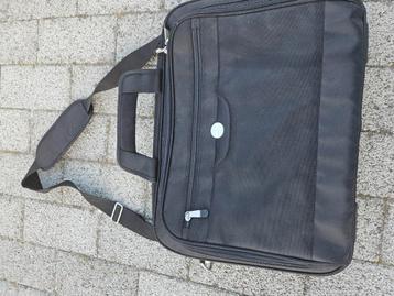 Laptoptas Dell 17inch beschikbaar voor biedingen