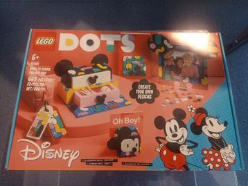 LEGO DOTS Mickey Mouse & Minnie Mouse 41964 beschikbaar voor biedingen