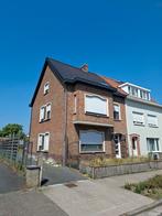 Karaktervol Huis te koop in rustige mooie straat in eeklo., Immo