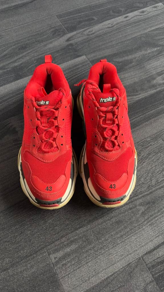 Balenciaga Red Triple S, Vêtements | Hommes, Chaussures, Comme neuf, Chaussures à lacets, Autres couleurs, Enlèvement