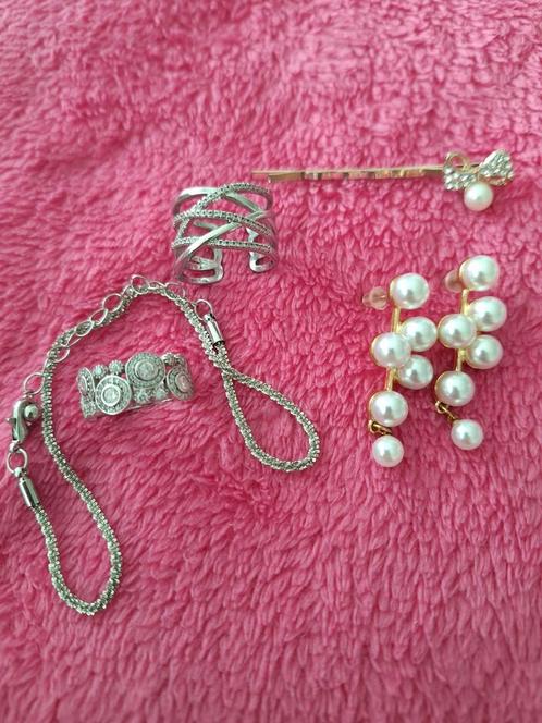 Diverse nieuwe sieraden, Handtassen en Accessoires, Overige Accessoires, Zo goed als nieuw, Ophalen of Verzenden