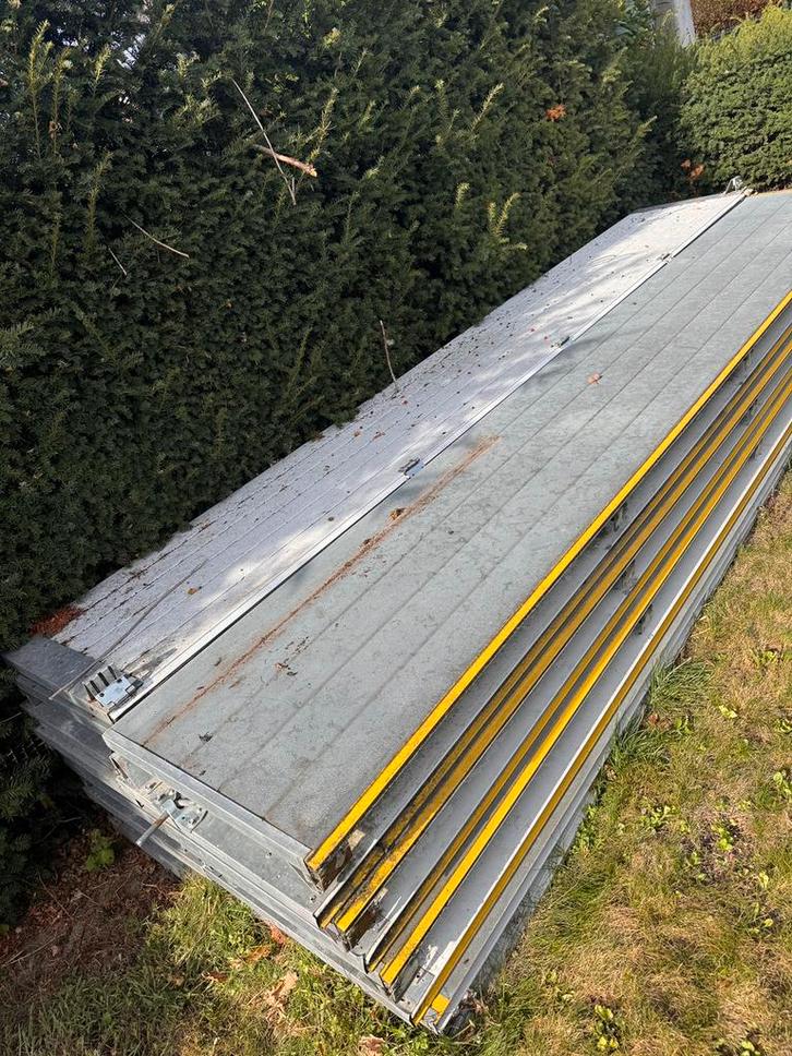 Élément de porte de garage sectionnelle, Doe-het-zelf en Bouw, Platen en Panelen, Gebruikt, 20 tot 50 mm, Ophalen