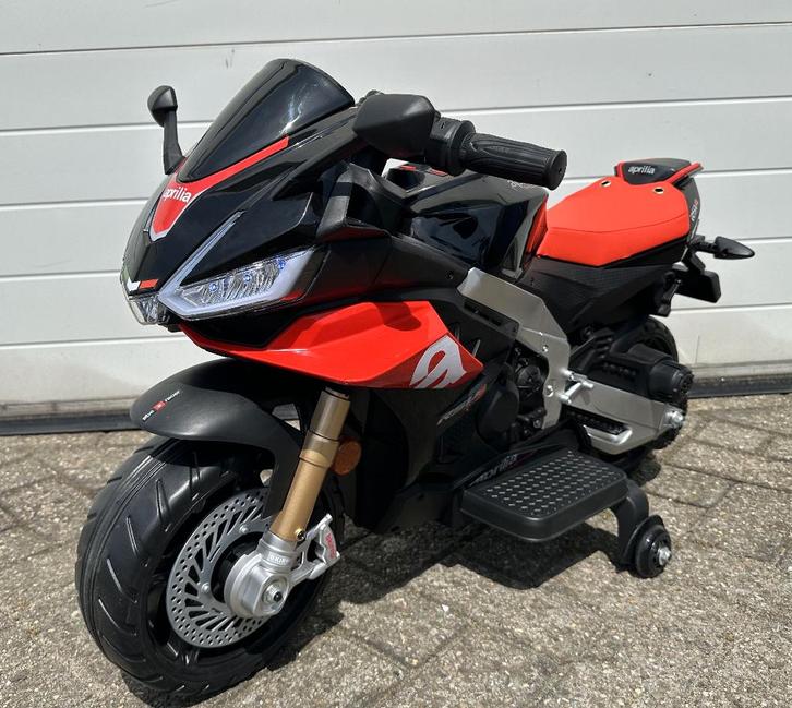 Kinder Motor APRILIA RS V4 MC 12v AUX / afneembare zijwiel, Enfants & Bébés, Jouets | Extérieur | Véhicules à batterie, Neuf, Enlèvement ou Envoi
