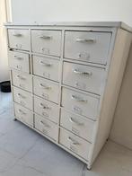 Schuifjeskast in wit gelakt metaal, Maison & Meubles, Armoires | Casiers, Enlèvement, Utilisé, Industriële look