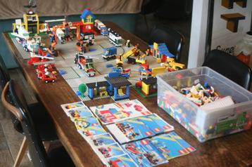 Lego 23 sets + 3 kg lego + gratis 5 straten en 1 basisplaat beschikbaar voor biedingen