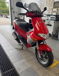 GEZOCHT A klasse 2t gilera runner, zip of booster, Fietsen en Brommers, Scooters | Piaggio, Zip, Ophalen