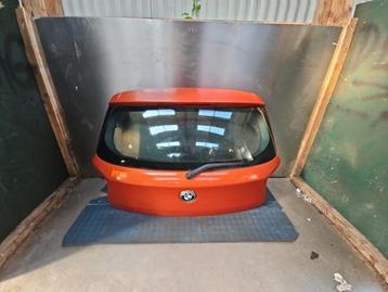 Achterklep van een BMW 1-Serie (B44) beschikbaar voor biedingen