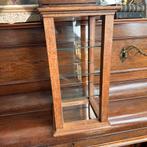 Vintage houten vitrinekastje H 47 cm met koperen houders, Huis en Inrichting, Ophalen, Met plank(en), Minder dan 50 cm, Gebruikt