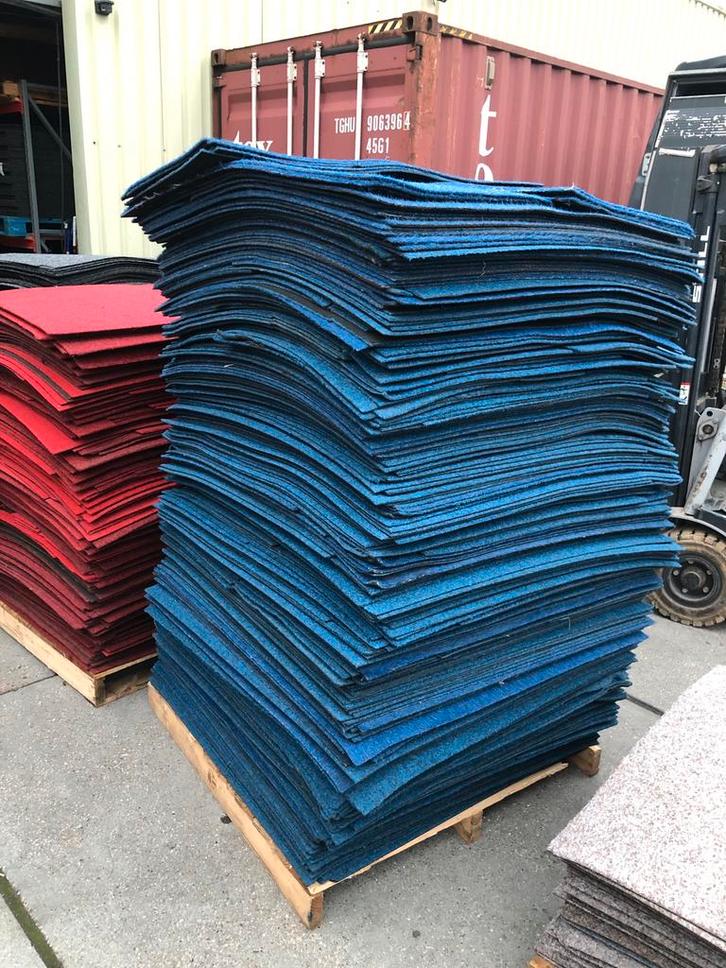 Groot lot Tapijttegels/projecttapijt/ vloer / heuga, Huis en Inrichting, Stoffering | Tapijten en Vloerkleden, Zo goed als nieuw