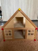 Houten poppenhuis met meubeltjes en popjes, Kinderen en Baby's, Speelgoed | Poppenhuizen, Ophalen, Gebruikt, Poppenhuis