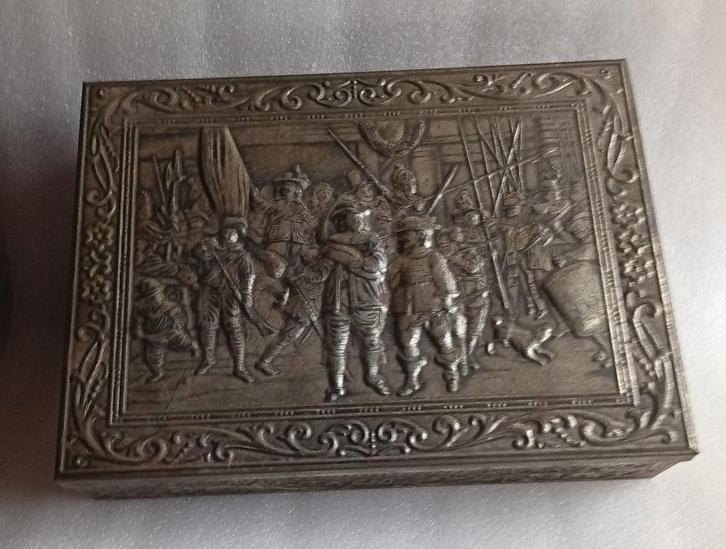 Boîte rétro Rembrandt, Collections, Boîte en métal, Enlèvement ou Envoi