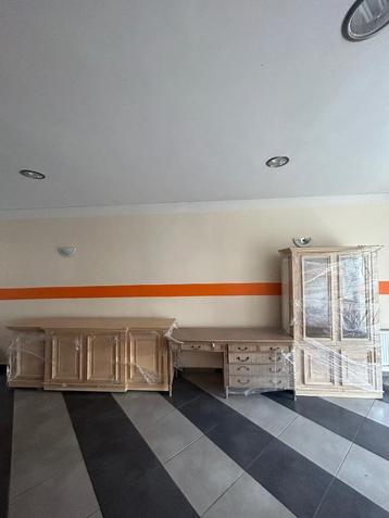 Set van 3 massief houten meubels beschikbaar voor biedingen