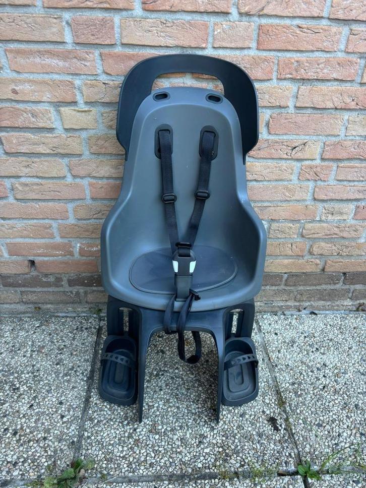 Bobike kinderzitje zoekt nieuwe avonturen! 🚲👶, Fietsen en Brommers, Fietsaccessoires | Fietsstoeltjes, Gebruikt, Achterzitje