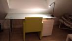 Bureau met glazen blad en leuke stoel op wieltjes, Huis en Inrichting, Bureaus, Ophalen, Bureau