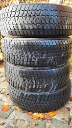 4 pneus hiver 235/65 R17, Autos : Pièces & Accessoires, Pneus & Jantes, Enlèvement, Utilisé, Pneus hiver