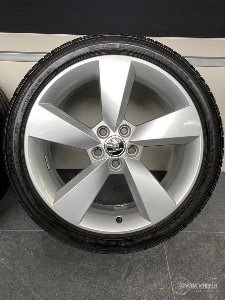 17” originele Skoda Fabia MK3 velgen + banden 5x100 5JA60102, Auto-onderdelen, Banden en Velgen, Banden en Velgen, Zomerbanden