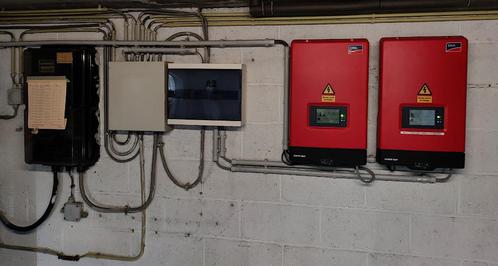 onduleur pour capteur solaire, Doe-het-zelf en Bouw, Zonnepanelen en Toebehoren, Gebruikt, Compleet systeem, 200 wattpiek of meer
