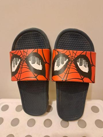 Badslippers Spiderman beschikbaar voor biedingen