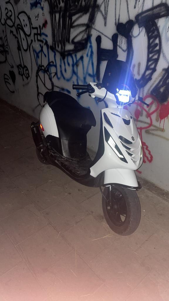 Piaggio zip 2t a klasse, Fietsen en Brommers, Scooters | Piaggio, Zo goed als nieuw, Zip, Klasse A (25 km/u), Tweetakt, Ophalen