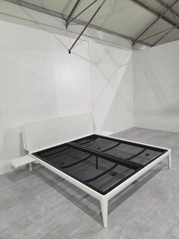 Auping Essential Bed 180x220 beschikbaar voor biedingen