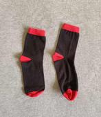 Sokken - Zwart - Rood - Maat 35/38 - Dames - €1, Kleding | Dames, Sokken en Kousen, Maat 35 t/m 38, Gedragen, Rood, Ophalen