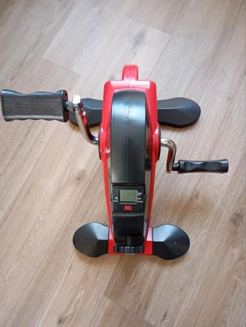 Nieuwe Pedaaltrainer..voor Armen of Benen/ of Revalidatie  beschikbaar voor biedingen