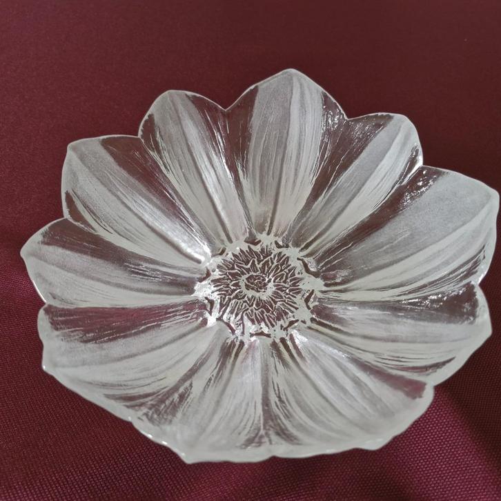 Mats Jonasson voor Kosta Boda - schaaltje "Waterlelie", Antiek en Kunst, Antiek | Glaswerk en Kristal, Ophalen of Verzenden