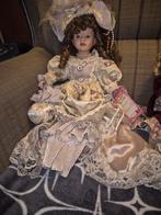 Porseleinen pop, Enlèvement, Poupée