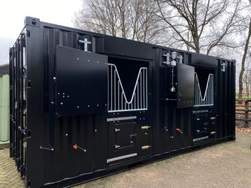 Stalcontainer, Stalling, 2 of 3 paarden of pony's