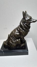 Hond in brons op marmeren voet, Antiek en Kunst, Kunst | Beelden en Houtsnijwerken, Ophalen