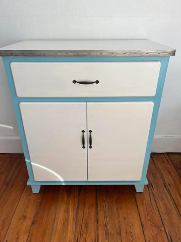 Commode beschikbaar voor biedingen
