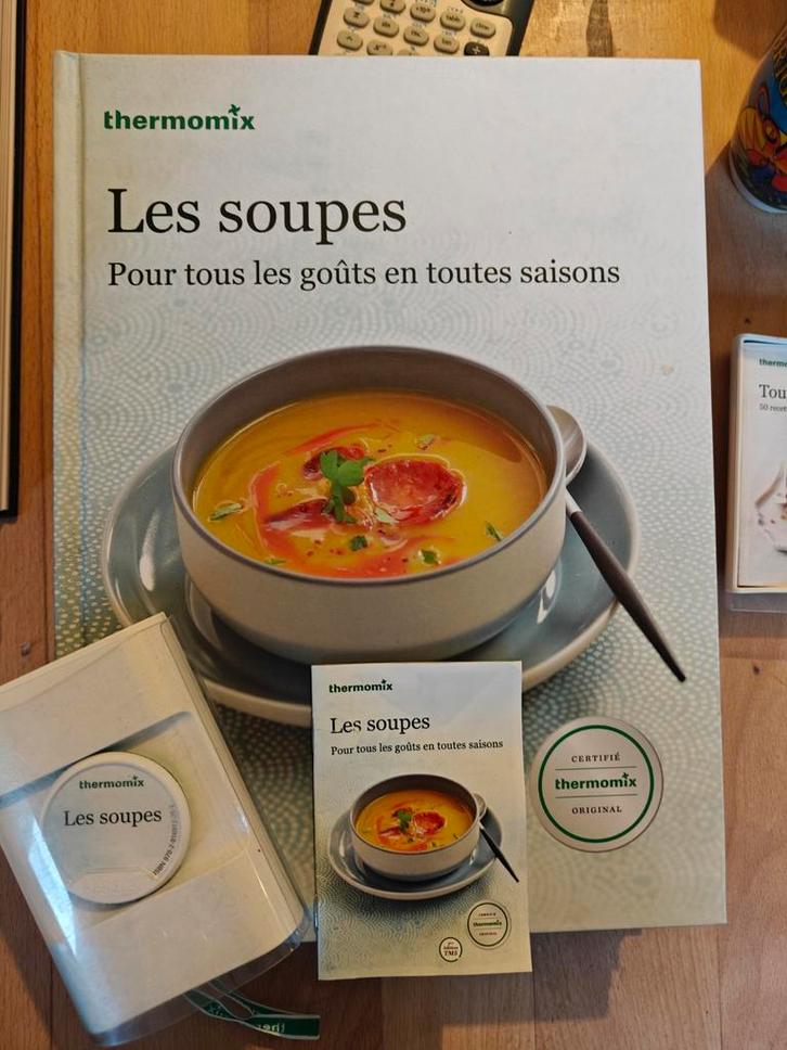 Thermomix vorwerk Les Soupes boek en key sleutel, Boeken, Kookboeken, Zo goed als nieuw, Voorgerechten en Soepen, Europa, Ophalen of Verzenden