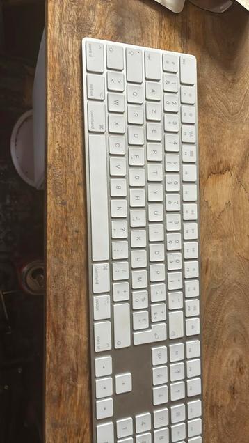Clavier magique. Pomme. blanc., Enlèvement, Numerique, Comme neuf